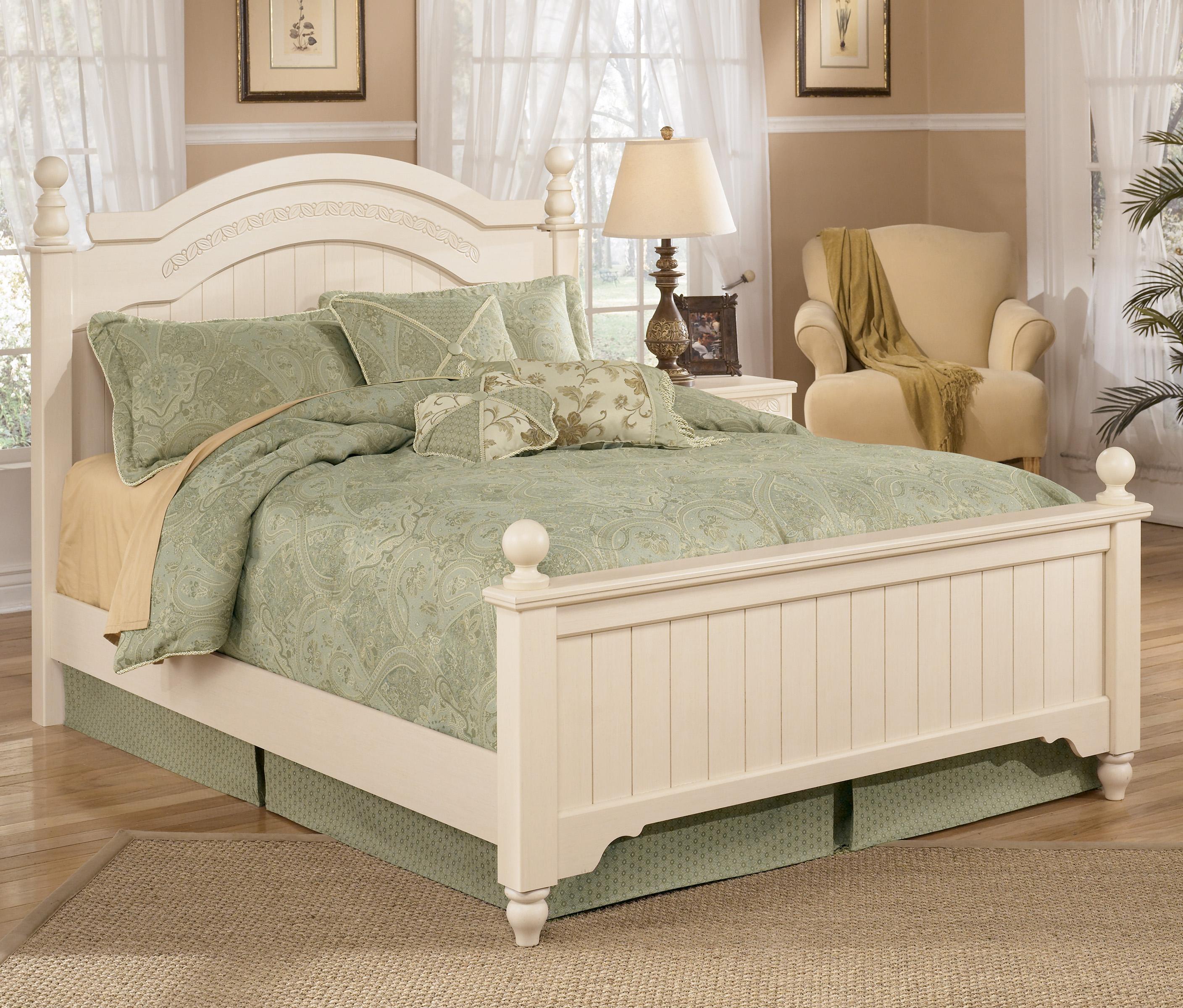 Signature Design by Ashley Cottage Retreat Queen Size Poster Bed AHFA